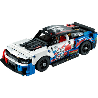 lego-nascar-next-gen-chevrolet-camore-technic-42153-3