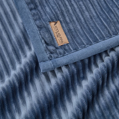 koolaburra-by-ugg-jeté-throw-costco-1826004-blue-bleu-3