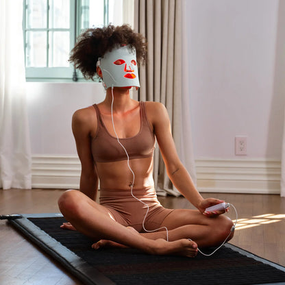 KALA - Masque à Lumière Rouge-red-liht-face-mask-costco-1829771-01-3
