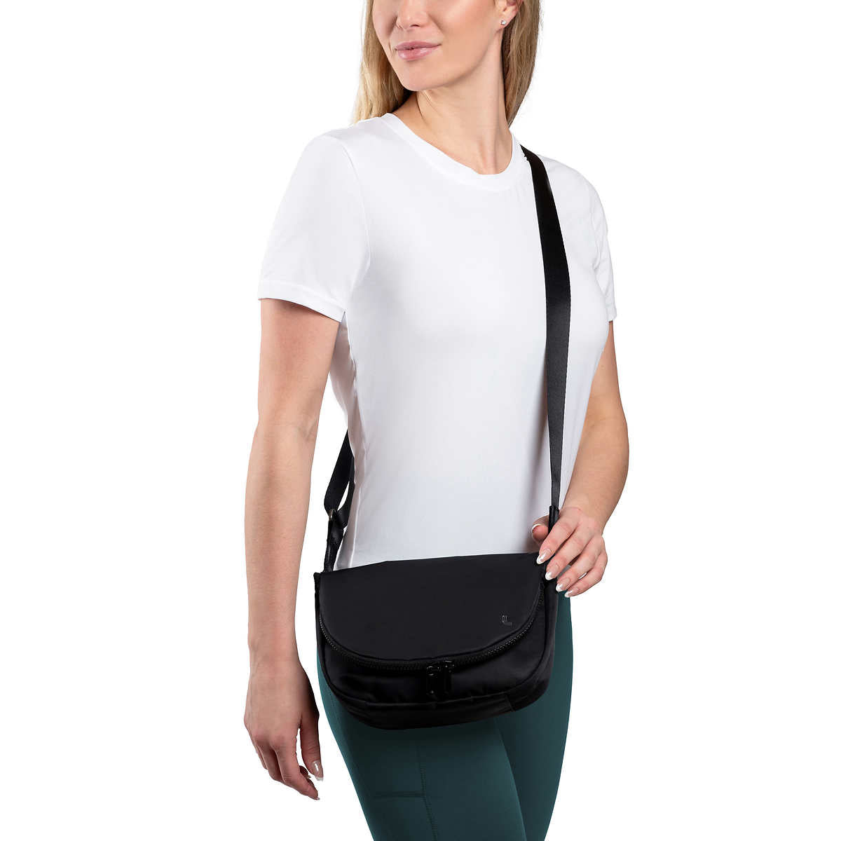lolë-sac-bandoulière-crossbody-bag